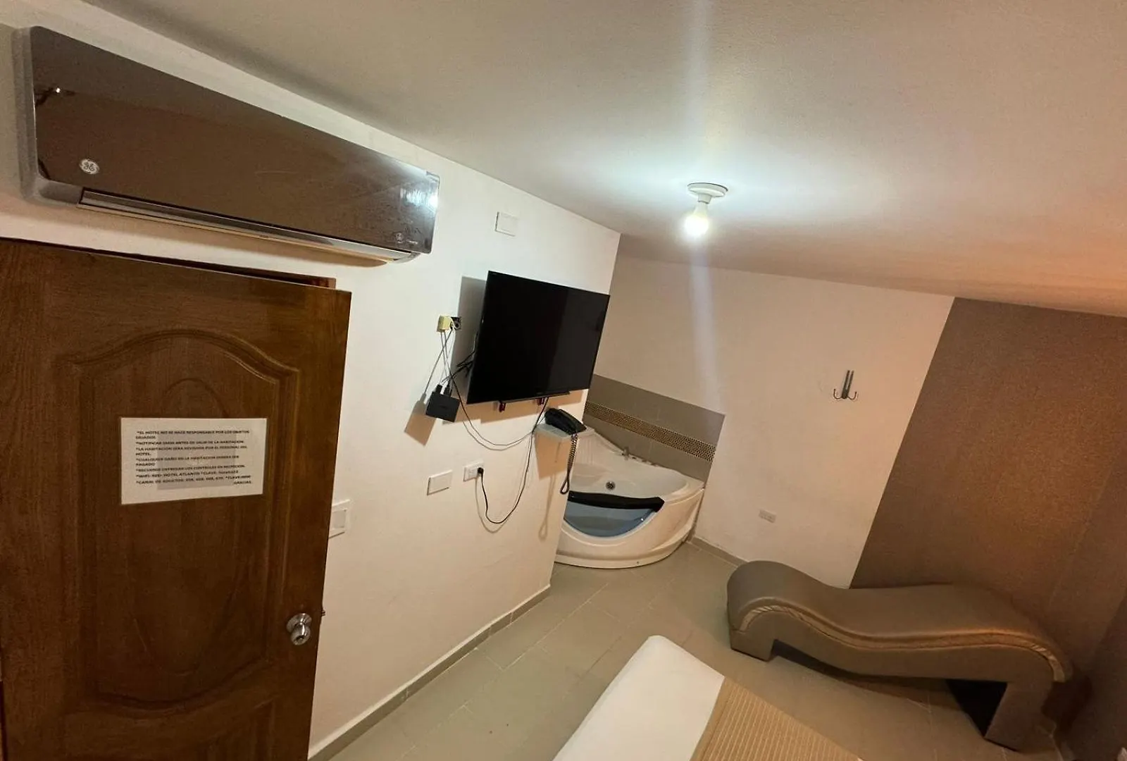 Hotel Atlantis Luxury ميديلين 3*,  كولومبيا
