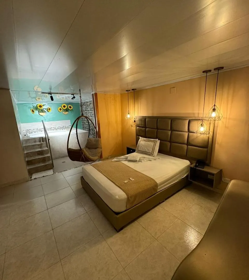 Hotel Atlantis Luxury contacts